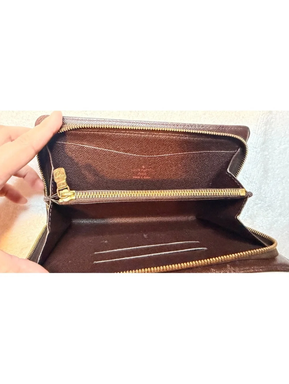 Louis Vuitton Damier Ebene Zippy Wallet - CA0012